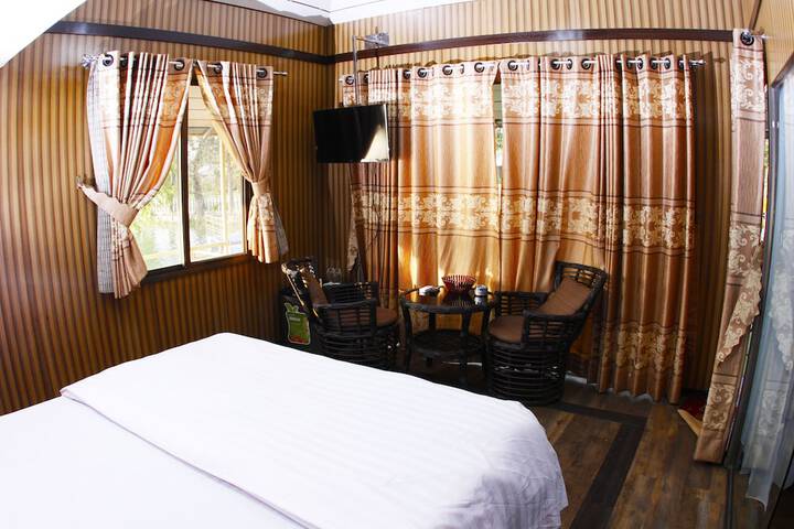 Room 3 of 24