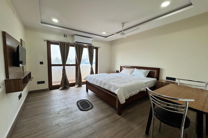 Room 3 of 10