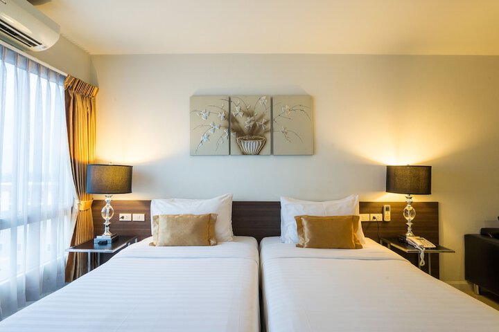 Room 16 of 80