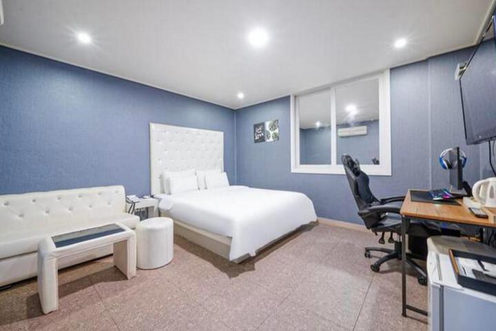 Changwon Sangnamdong Hotel de Maison