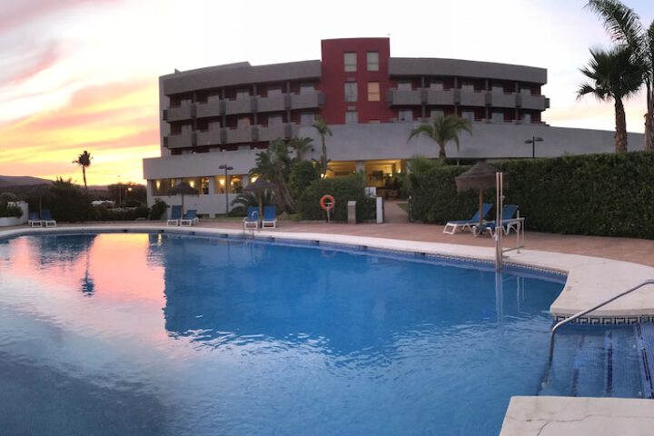 Hotel Pool