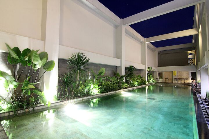 Pool 25 of 44