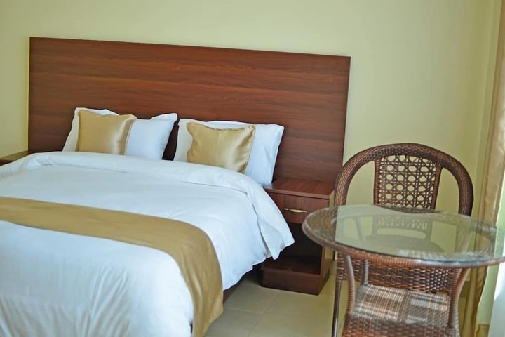 Room 12 of 40