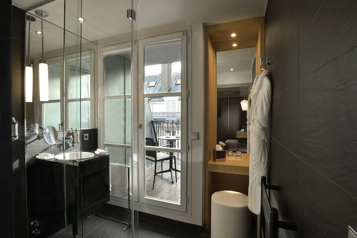 Room 40 of 70
