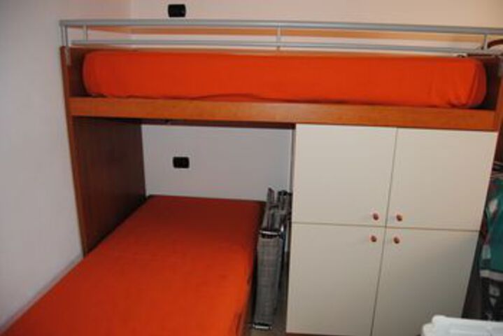 Room 18 of 64