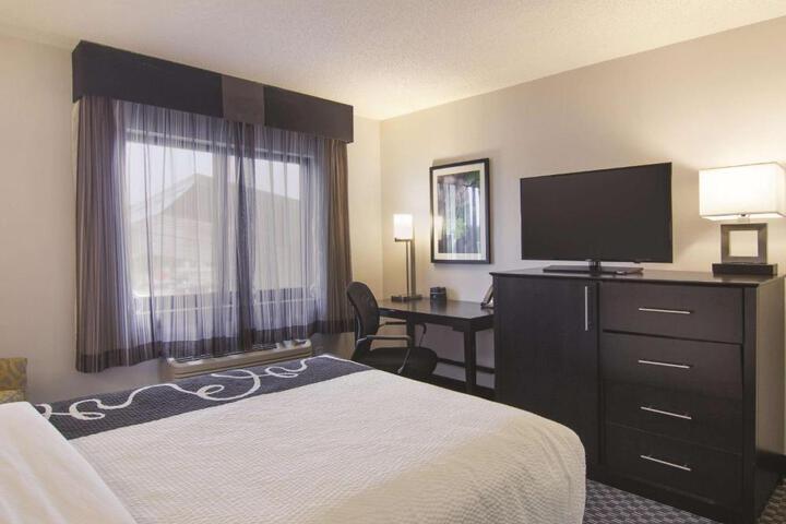 Deluxe 2 Double Beds (2 of 14)