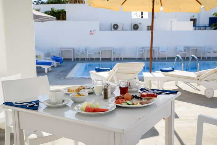 Breakfast/Coffee Service 60 of 71