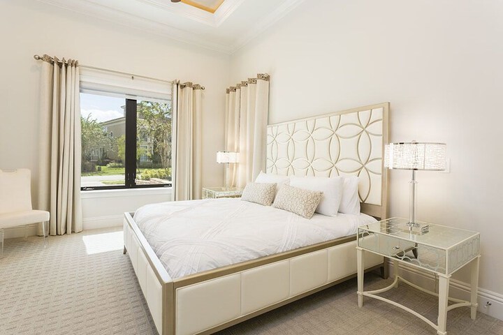 Room 4 of 48