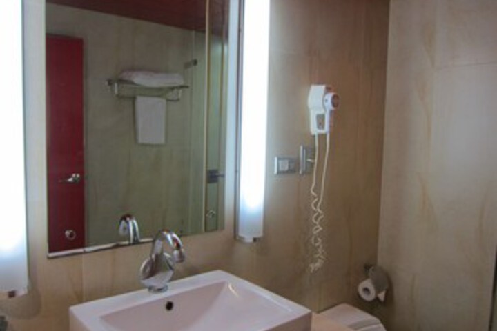 Room 10 of 91