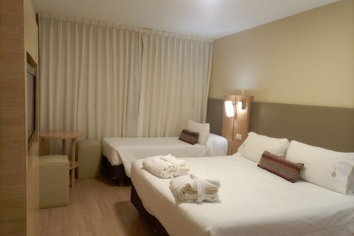 Room 5 of 32