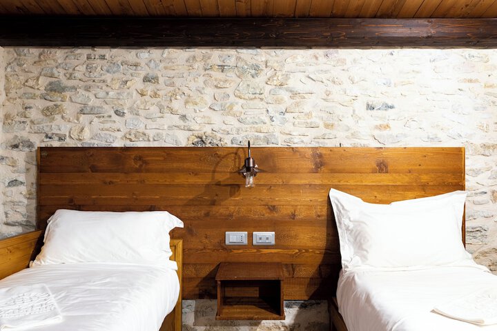 Room 20 of 187