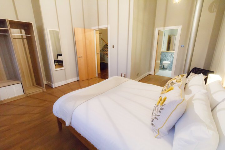Room 10 of 63