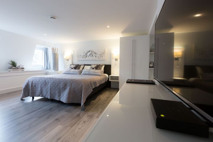 Room 6 of 60