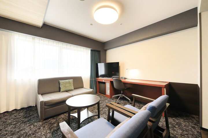 Room 8 of 43