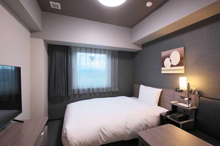 Room 5 of 24