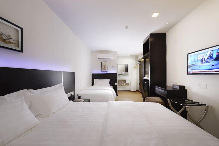 Room 7 of 17