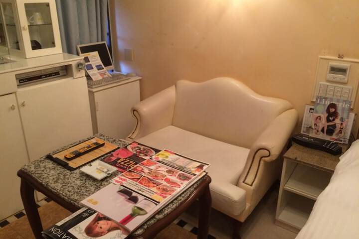 Room 11 of 22