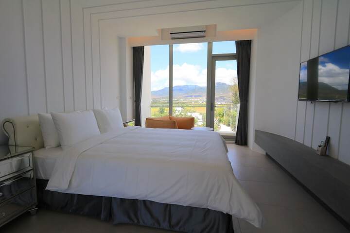 Room 40 of 93