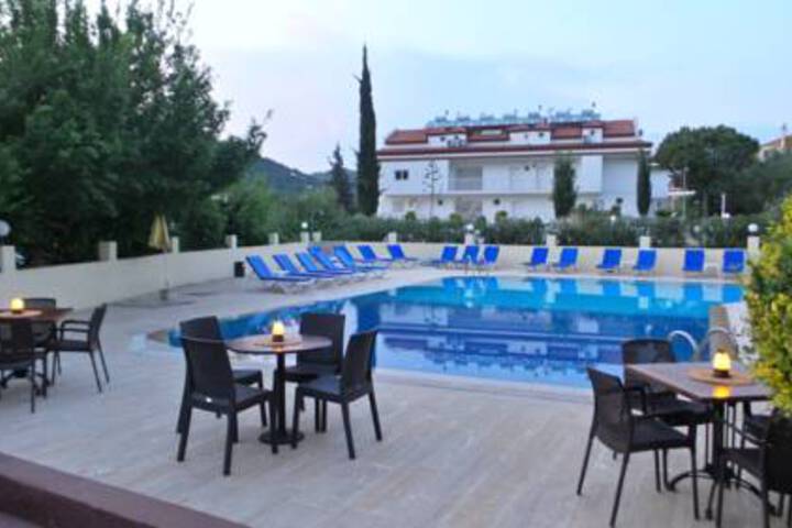 Pool 6 of 10