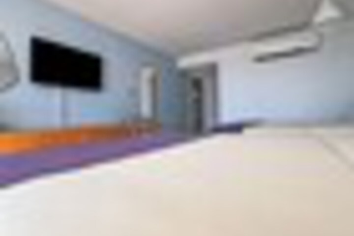Room 44 of 258