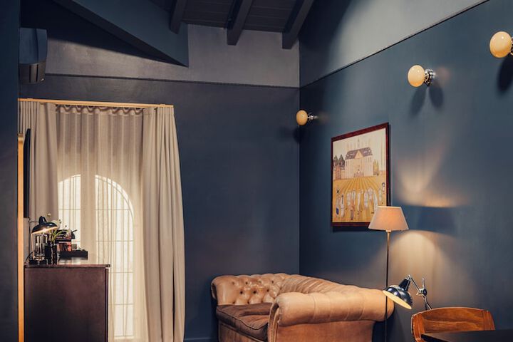 Room 73 of 120
