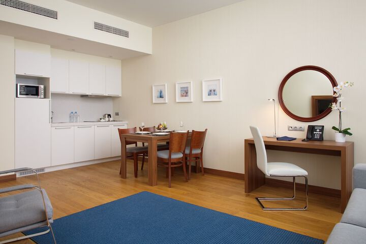 Room 10 of 275