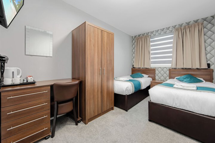 Room 28 of 44