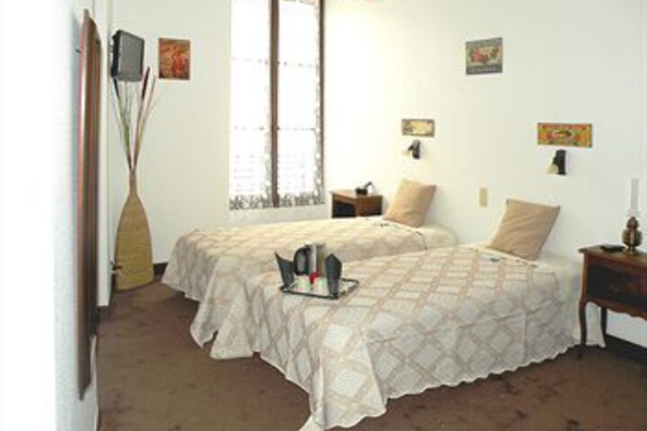 Room 11 of 20