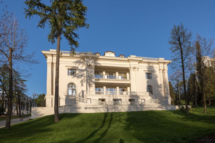 Hotel 132 of 141
