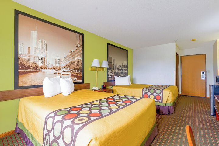 1 Queen Bed (18 of 33)