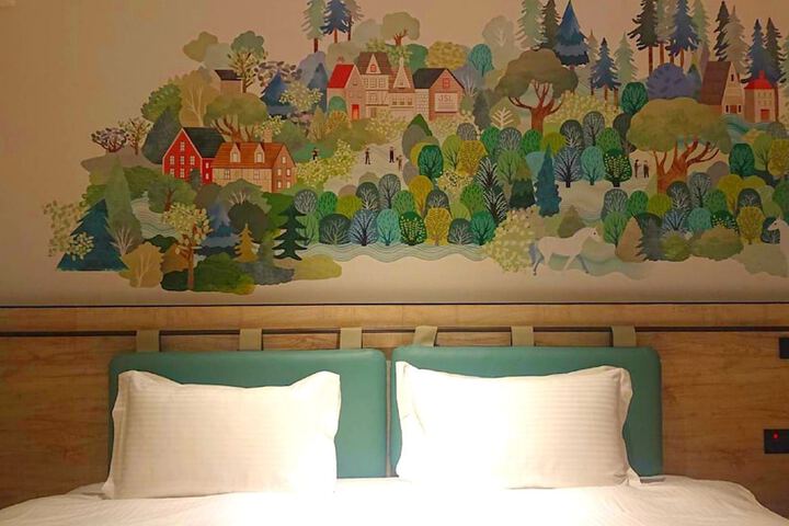 Room 8 of 47