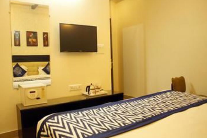 Room 14 of 28