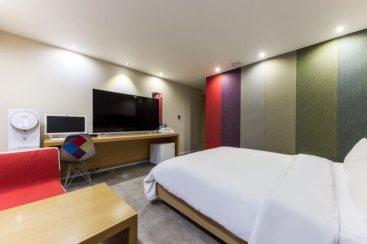 Room 108 of 120