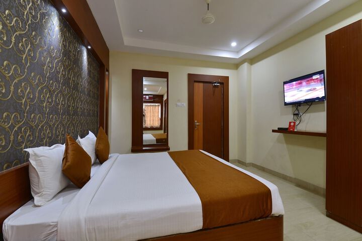Room 10 of 11