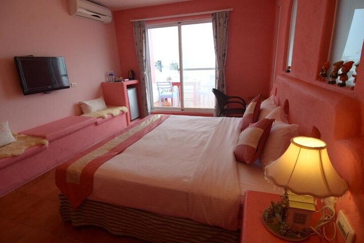 Room 5 of 35