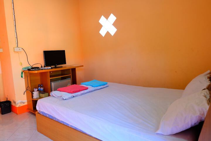 Room 6 of 17
