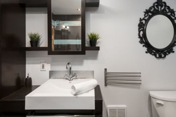 Room 2 of 17