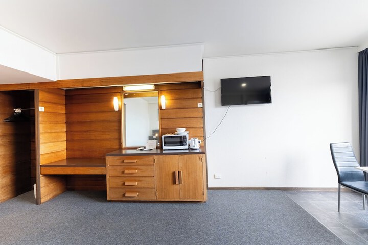 Room 35 of 100