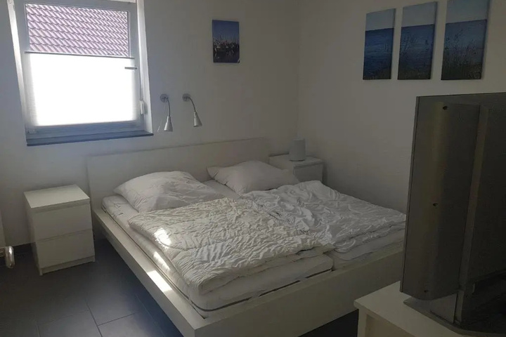 Room 6 of 11