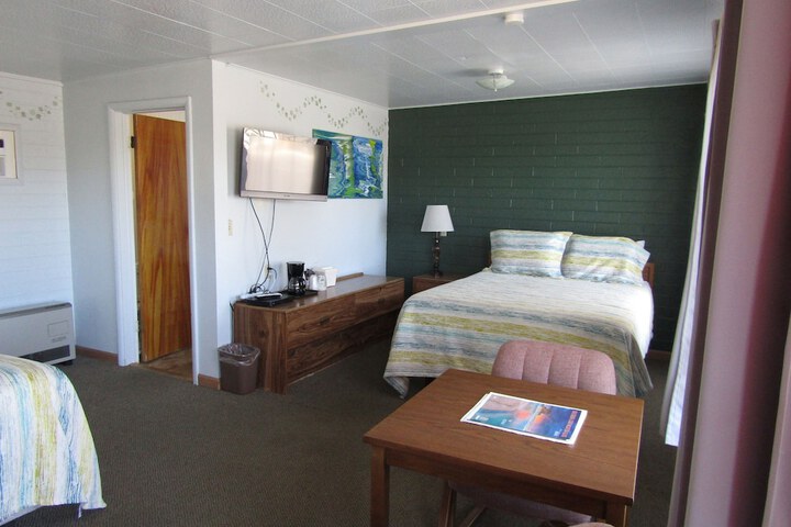 Room 34 of 62