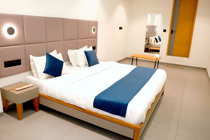 Room 2 of 5