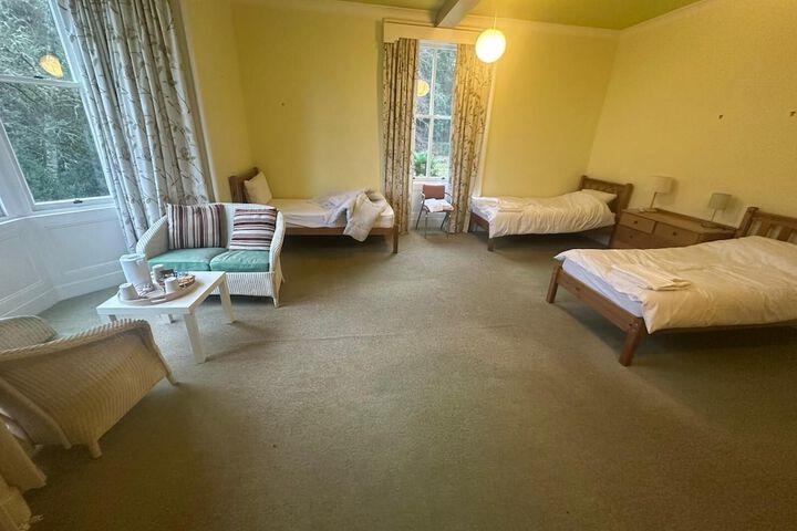 Room 16 of 32