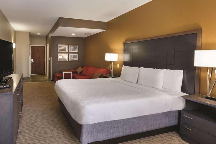 1 King Bed (16 of 20)