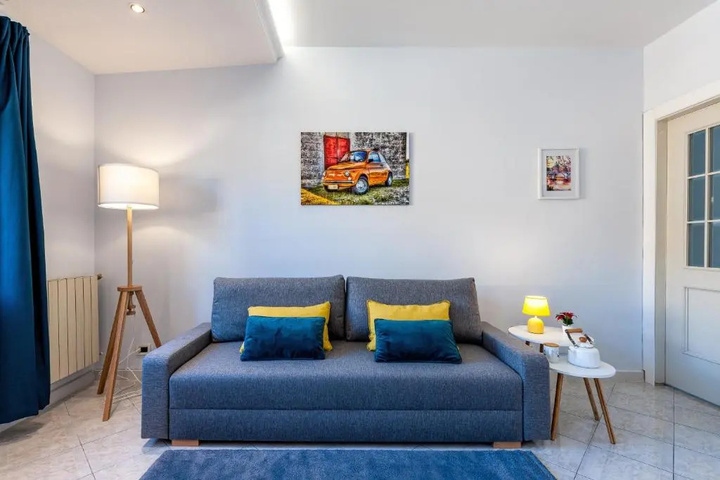 Room 4 of 14