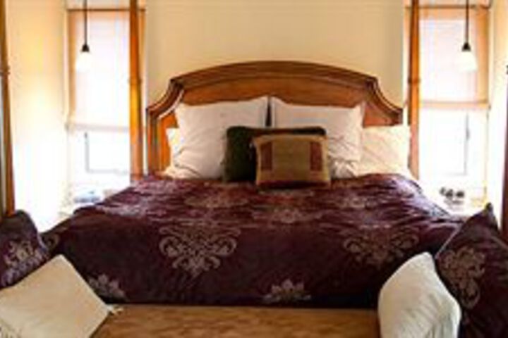 Room 9 of 28