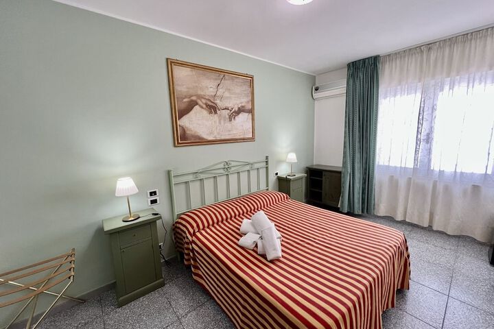 Room 16 of 32