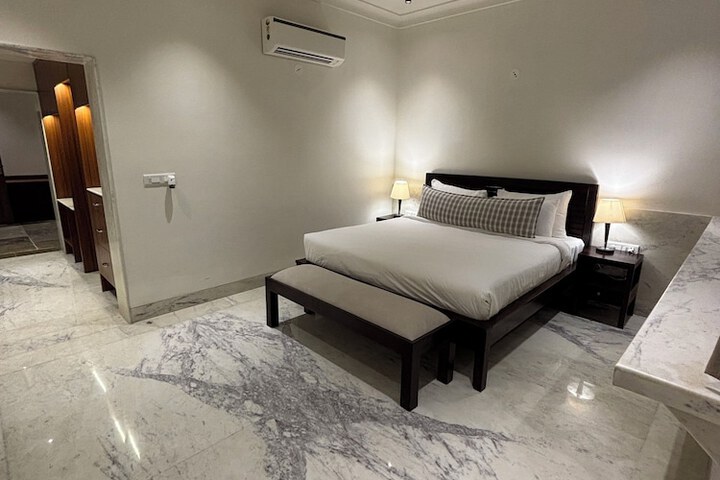 Room 14 of 113