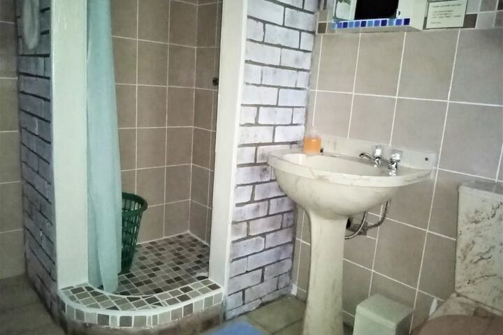 Room 156 of 267