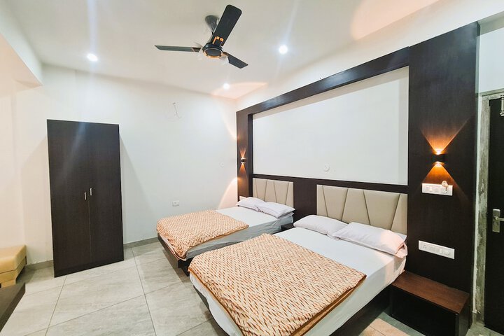 Room 4 of 14