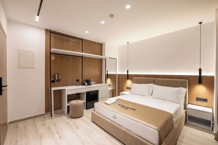 Room 82 of 244